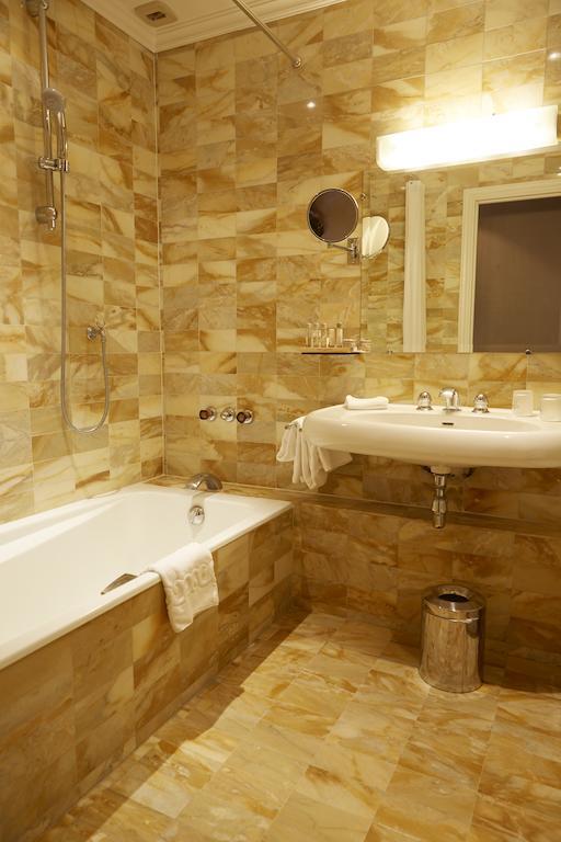 Hotel Maison Lameloise Chagny  Pokój zdjęcie