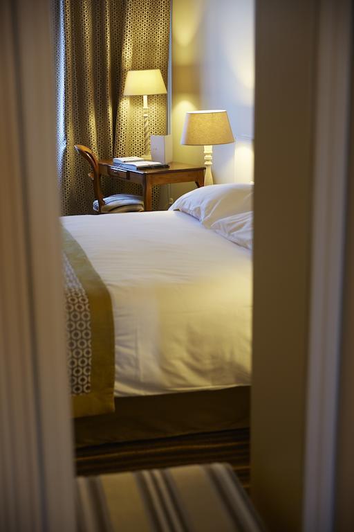 Hotel Maison Lameloise Chagny  Pokój zdjęcie